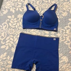 DKNY blue fusion energy sports bra 36 B zip front boy shorts L